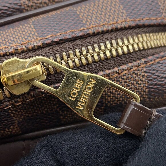 LOUIS VUITTON Red Damier Shoulder Bag - Picture 7 of 12